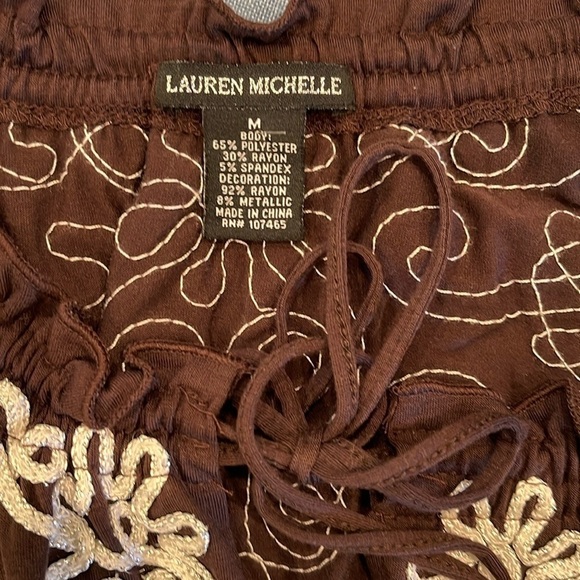 Lauren Michelle M stretch brown 3/4 sleeve appliqué top with shimmery thread - Picture 7 of 12